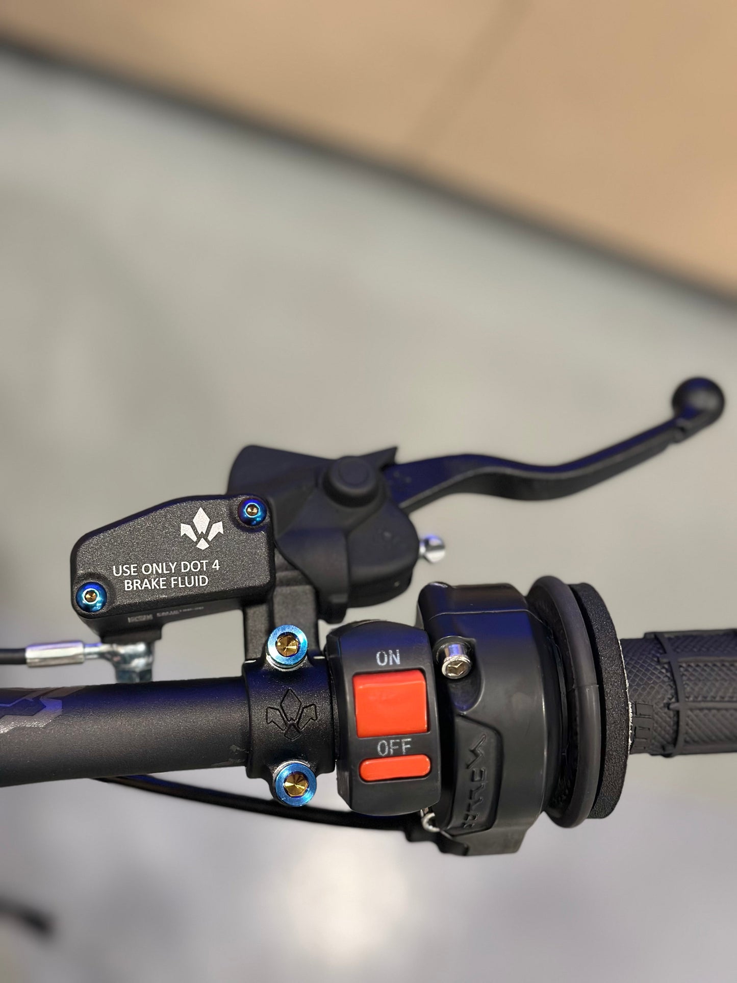 Formula Emoto Reservoir Bolts