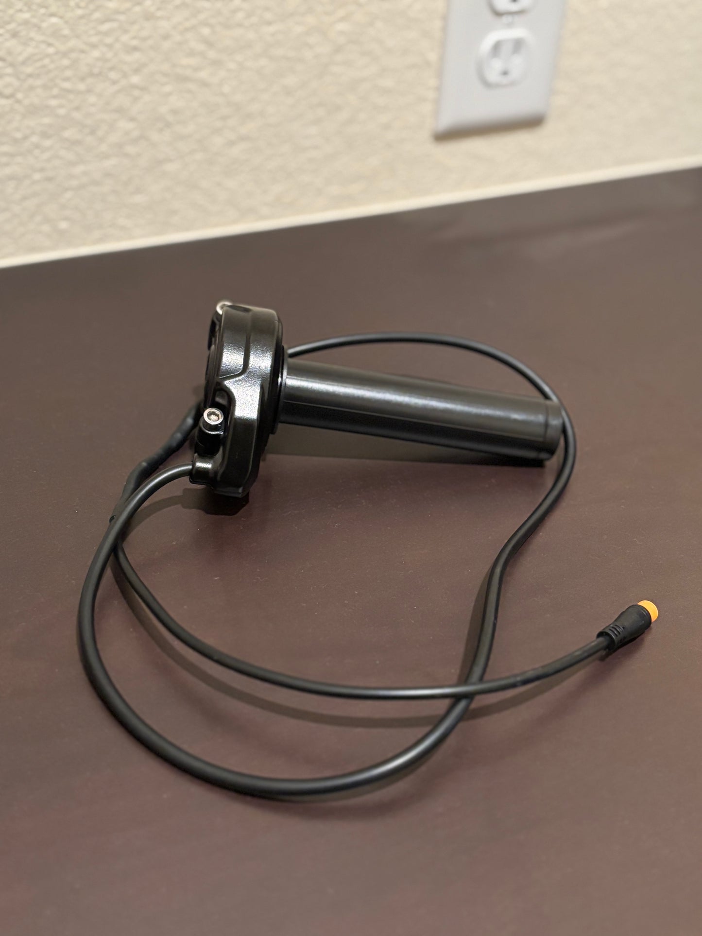 PREORDER (Macfox, Zooz, Rad, Qlife, etc) Plug and Play Surron Throttle